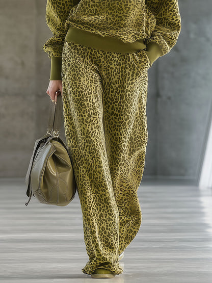 Luxueux Ensemble en Velours à Imprimé Léopard : Sweat à Col en Fausse Fourrure et Pantalon Large