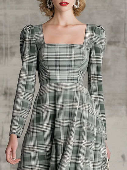 Robe Midi Vintage à Motif Carreaux avec Col Carré