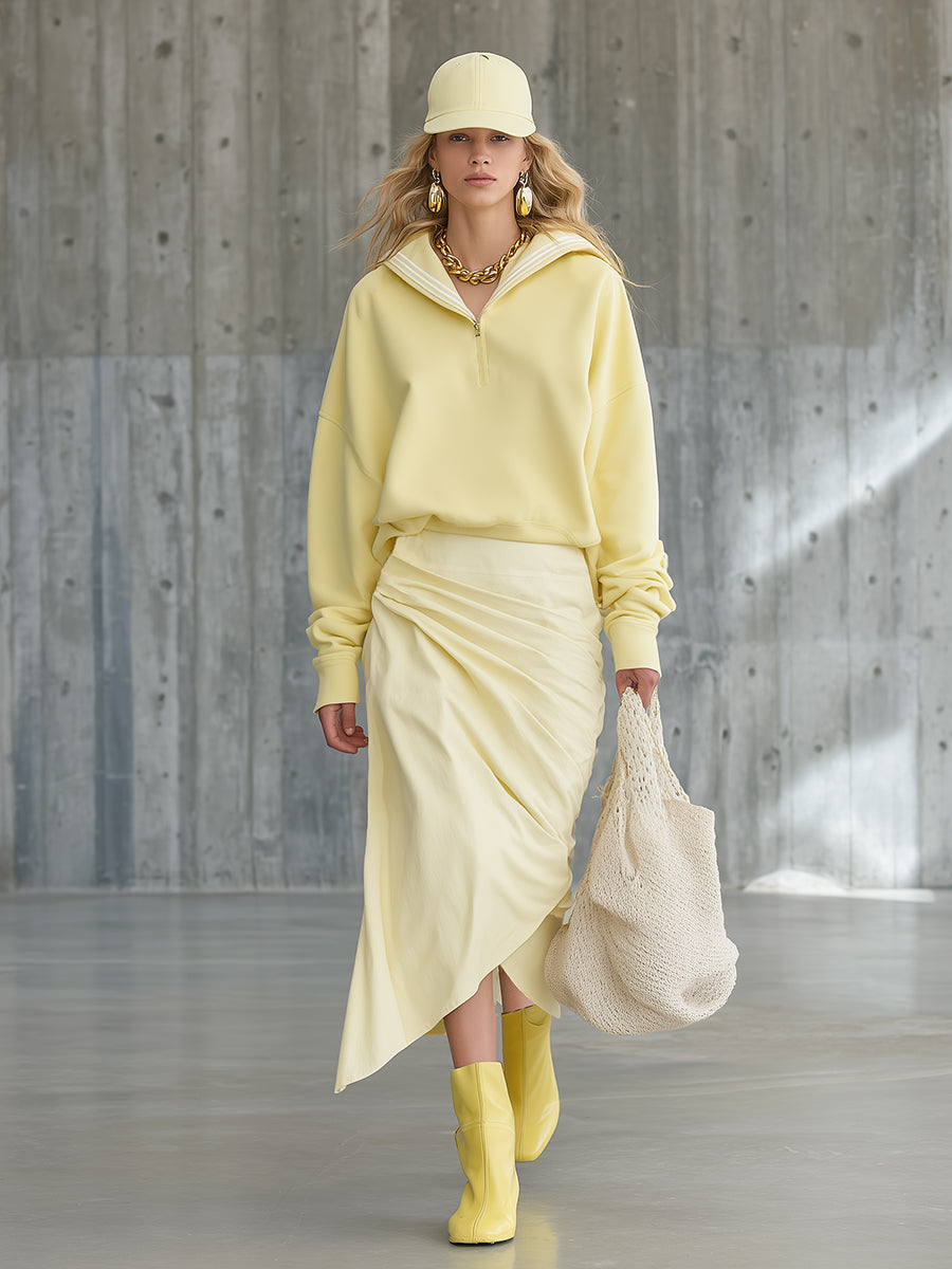 Ensemble Sportif Haut de Gamme : Sweat à Capuche Jaune et Jupe Plissée Élégante