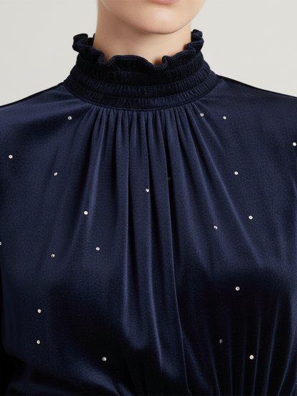 Robe en Velours Élégante avec Col Montant et Détails en Strass