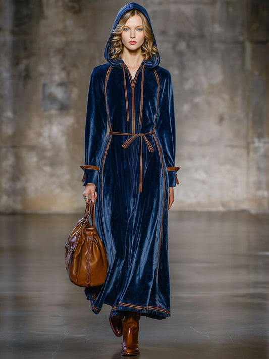 Robe Maxi en Velours Bleu Nuit avec Capuche et Finitions Marron Vintage