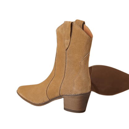 Femme en Daim: Bottes Cowboy Élégantes