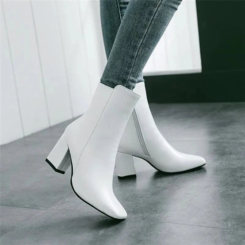 Blanc Cowboy Boots: Style Meets Western Charm