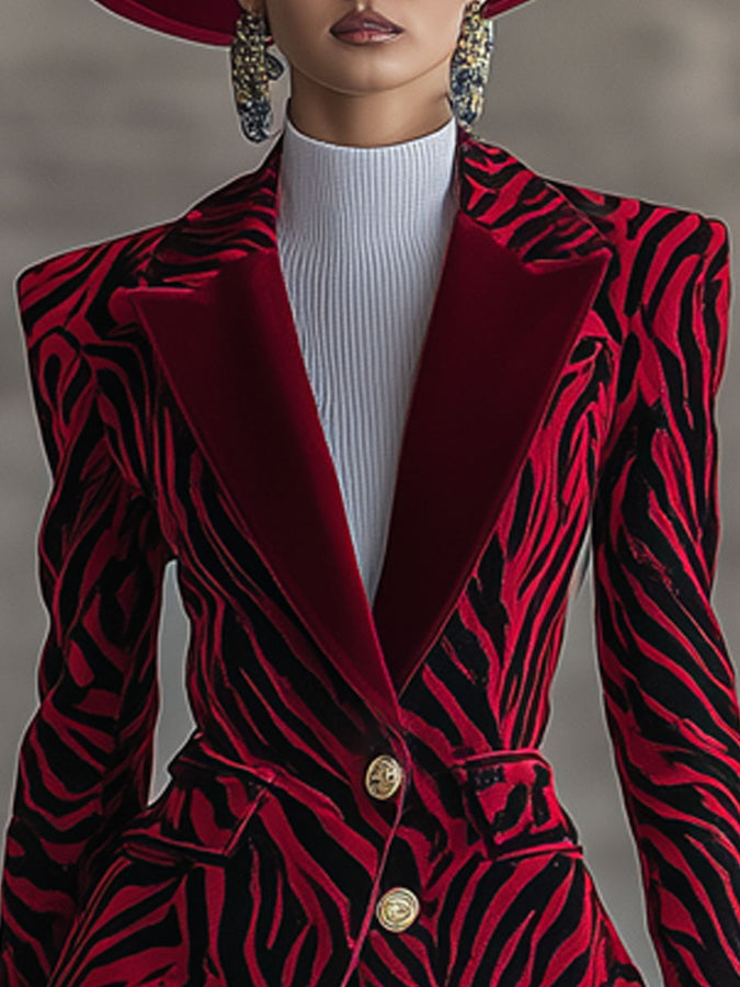 Veste en Velours Rouge à Imprimé Zèbre - Chic Nomade Urbain au Style Rétro