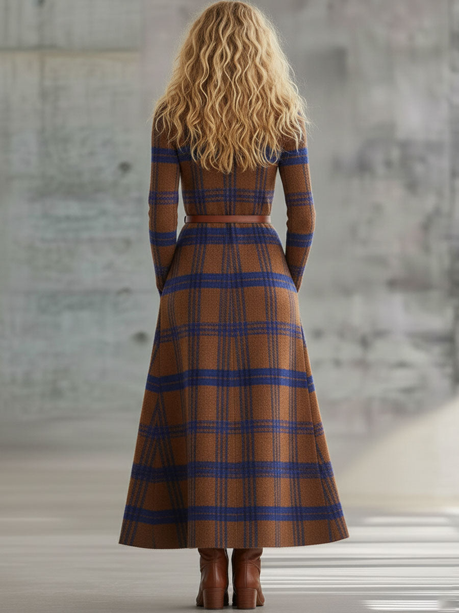 Robe Maxi Tricotée à Col Zippé - Élégance Mi-Saison en Motifs Carreaux Bleu et Marron
