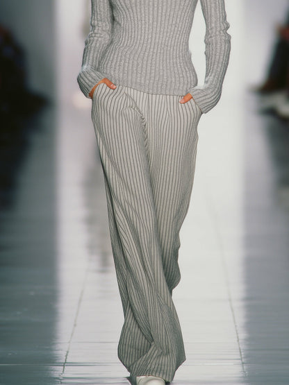 Chic et Élégant Ensemble Turtleneck Gris Clair avec Pantalon