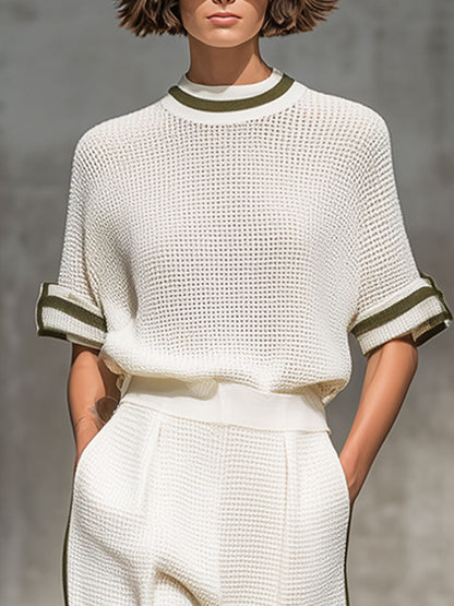 Ensemble Chic : Chemise Tricotée Blanche à Manches Courtes et Pantalon Évasé au Style Vintage