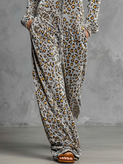 Combinaison Décontractée en Velours Gris avec Capuche et Imprimé Léopard