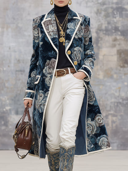 Veste en velours rose à motifs floraux avec col rétro et finitions contrastantes