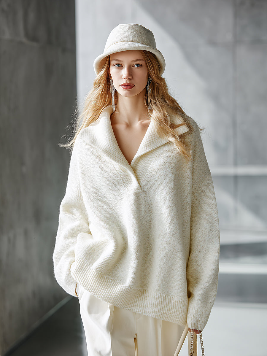 Pull-over en tricot blanc au col rabattu chic et tendance