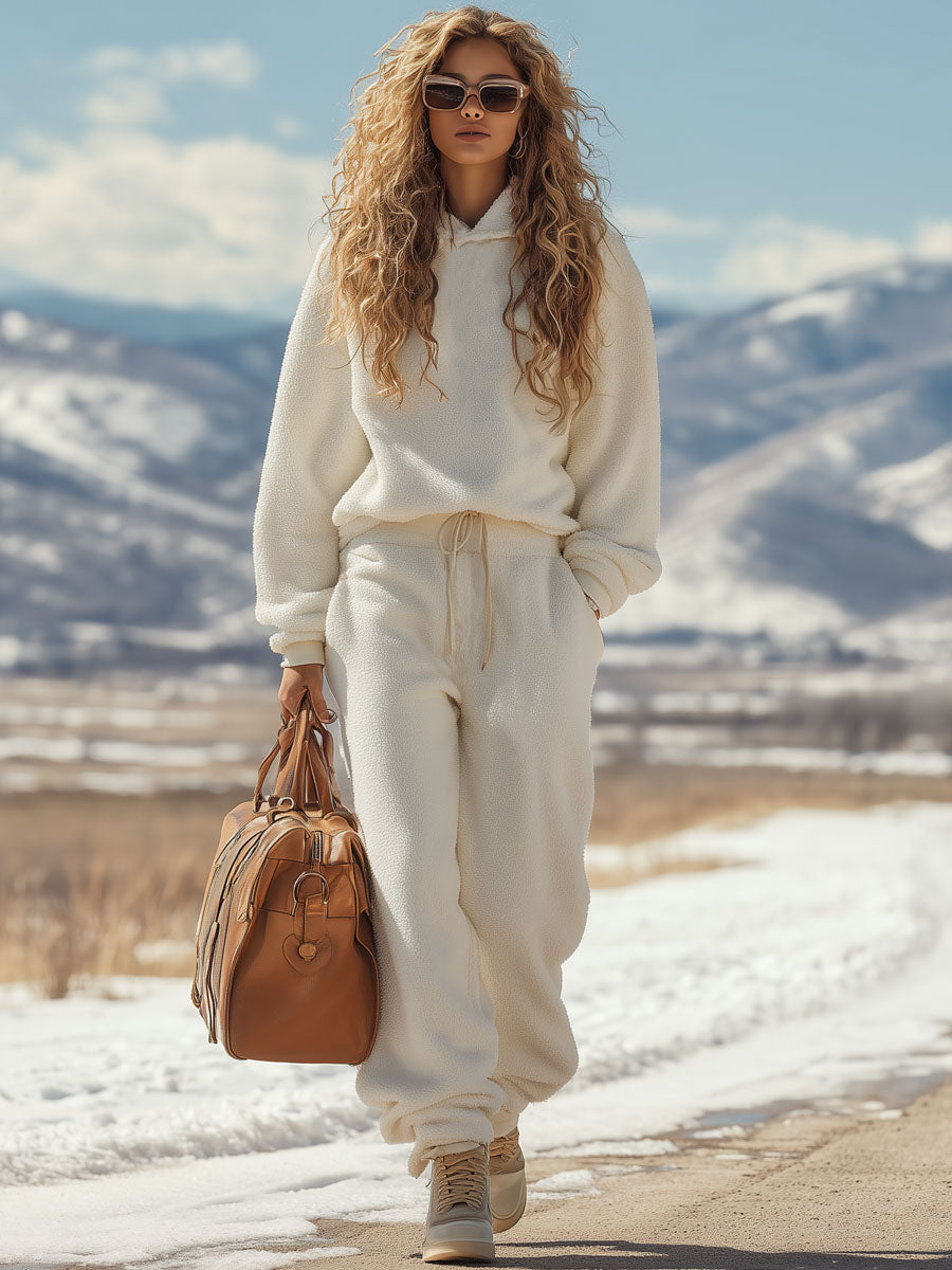 Ensemble de Sport Rétro : Sweat à Capuche et Pantalon de Jogging en Polaire Blanche
