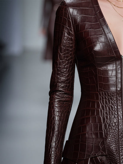 Robe Midi en Cuir PU Rouge Brun à Motif Crocodile avec Décolleté en V et Zip Chic