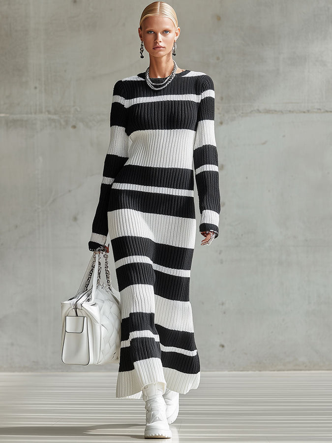 Robe Maxi Vintage Rayée Noir et Blanc en Tricot à Col Rond