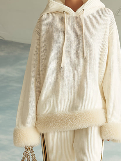 Ensemble Chic en Tricot : Sweat à Capuche Crème Blanc avec Détails en Fourrure et Pantalons Larges