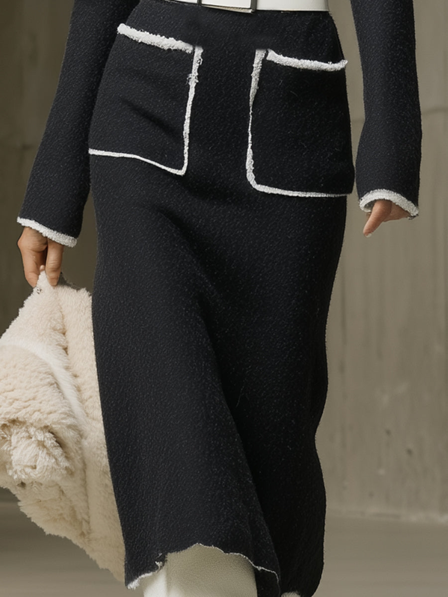 Robe Midi V-Neck Blanche en Tricot avec Détails Patchwork Noir