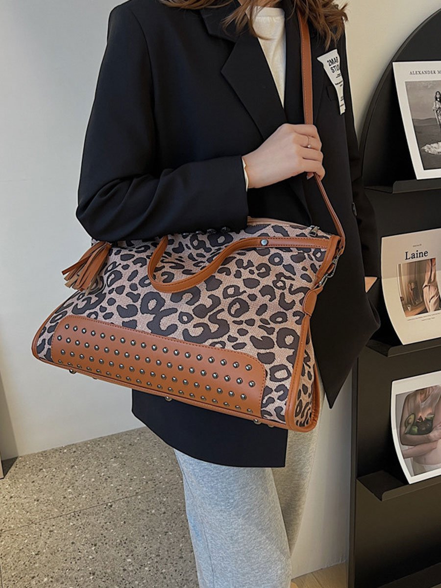 Grand Sac Bandoulière Tendance en Imprimé Léopard avec Rivets