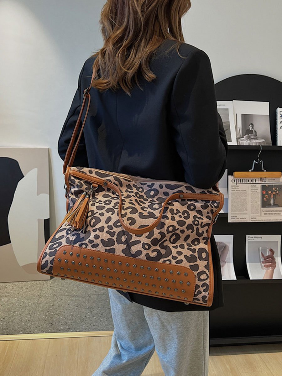 Grand Sac Bandoulière Tendance en Imprimé Léopard avec Rivets