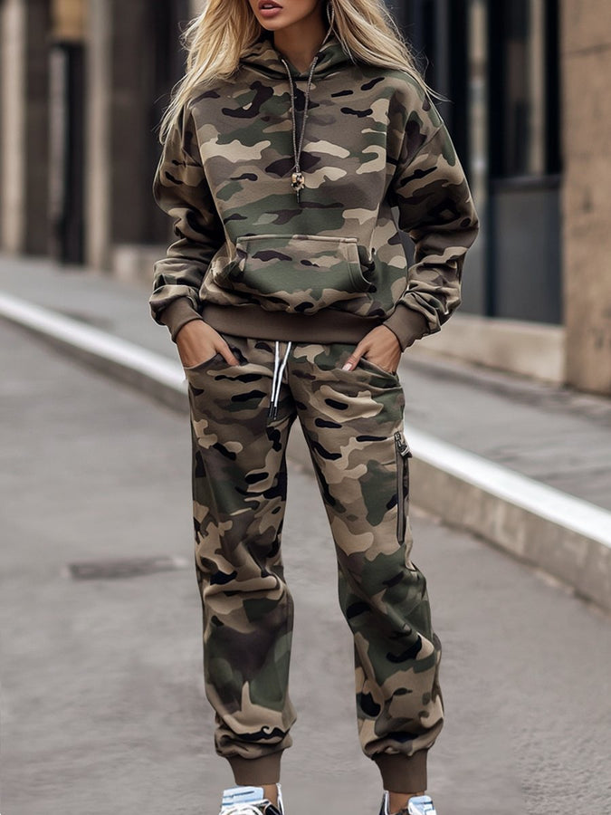 Ensemble Rétro Camouflage : Sweat à Capuche et Pantalon - Livraison en 24 Heures !